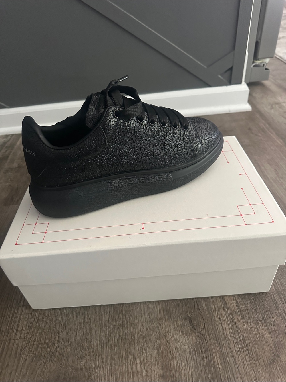 Black Men's Low-Top Sneaker